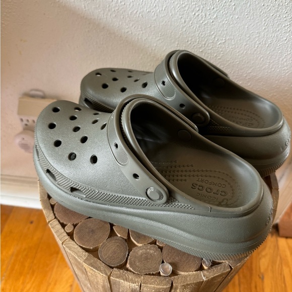 Crocs Iconic Comfort Slides Grey (M7) W9) NWOT - Picture 8 of 16